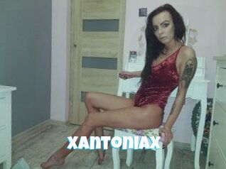 XAntoniaX