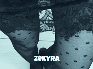 zekyra Miss Gros Seins